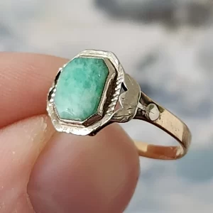Vintage 10K Gold Aventurine Quartz Ladies Ring