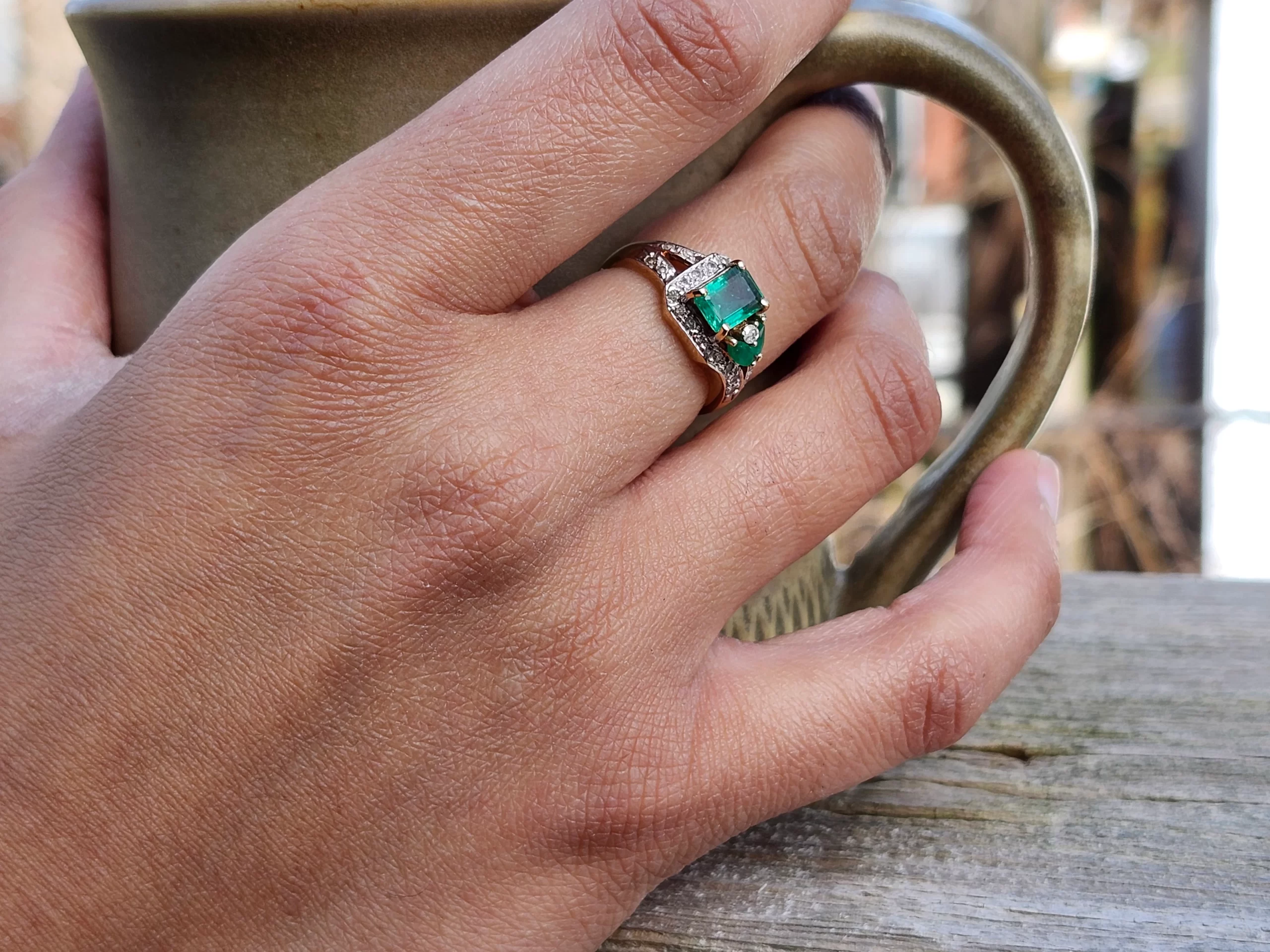 10K Emerald and Diamond Ring - Image 2