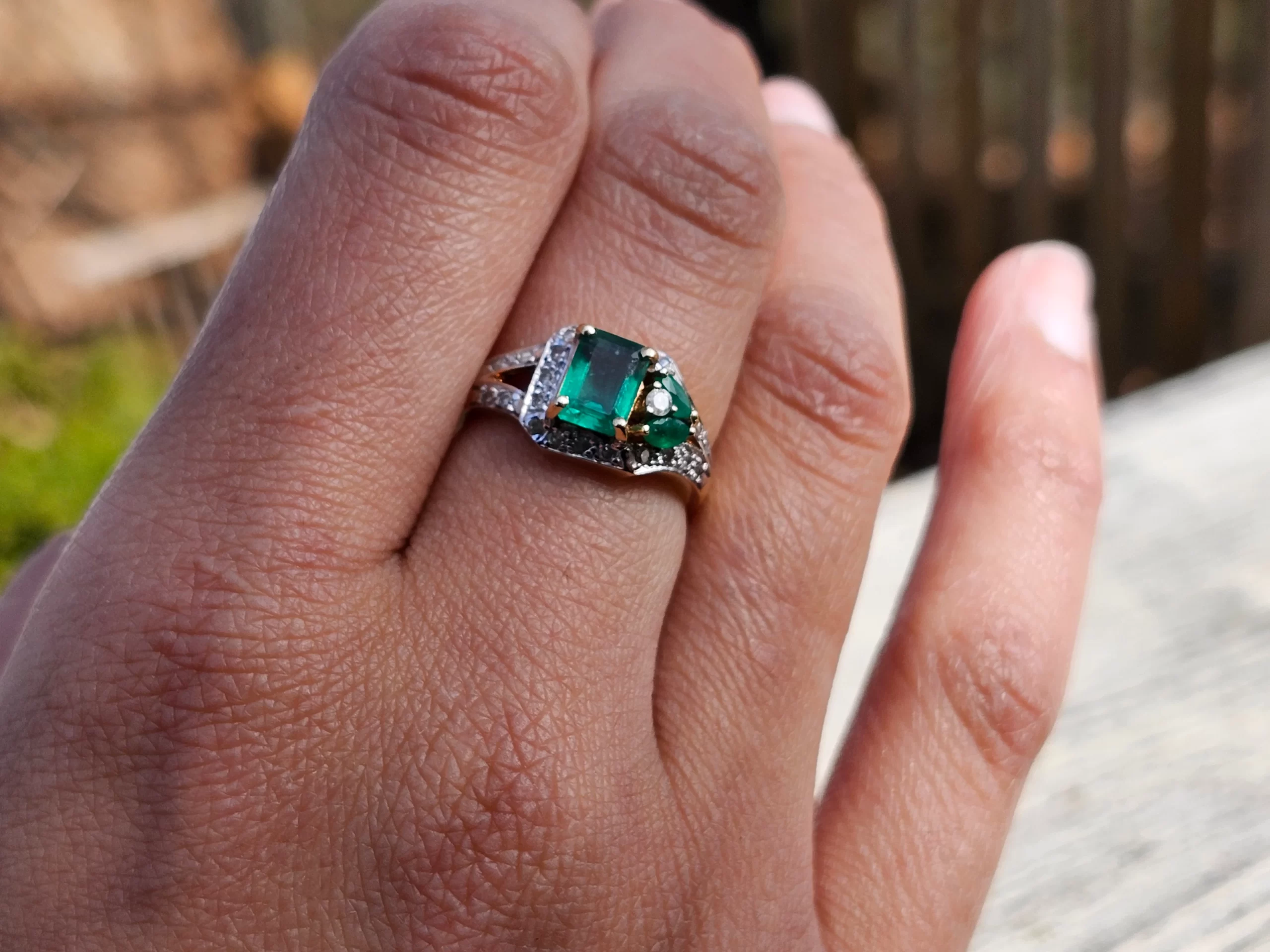 10K Emerald and Diamond Ring - Image 3