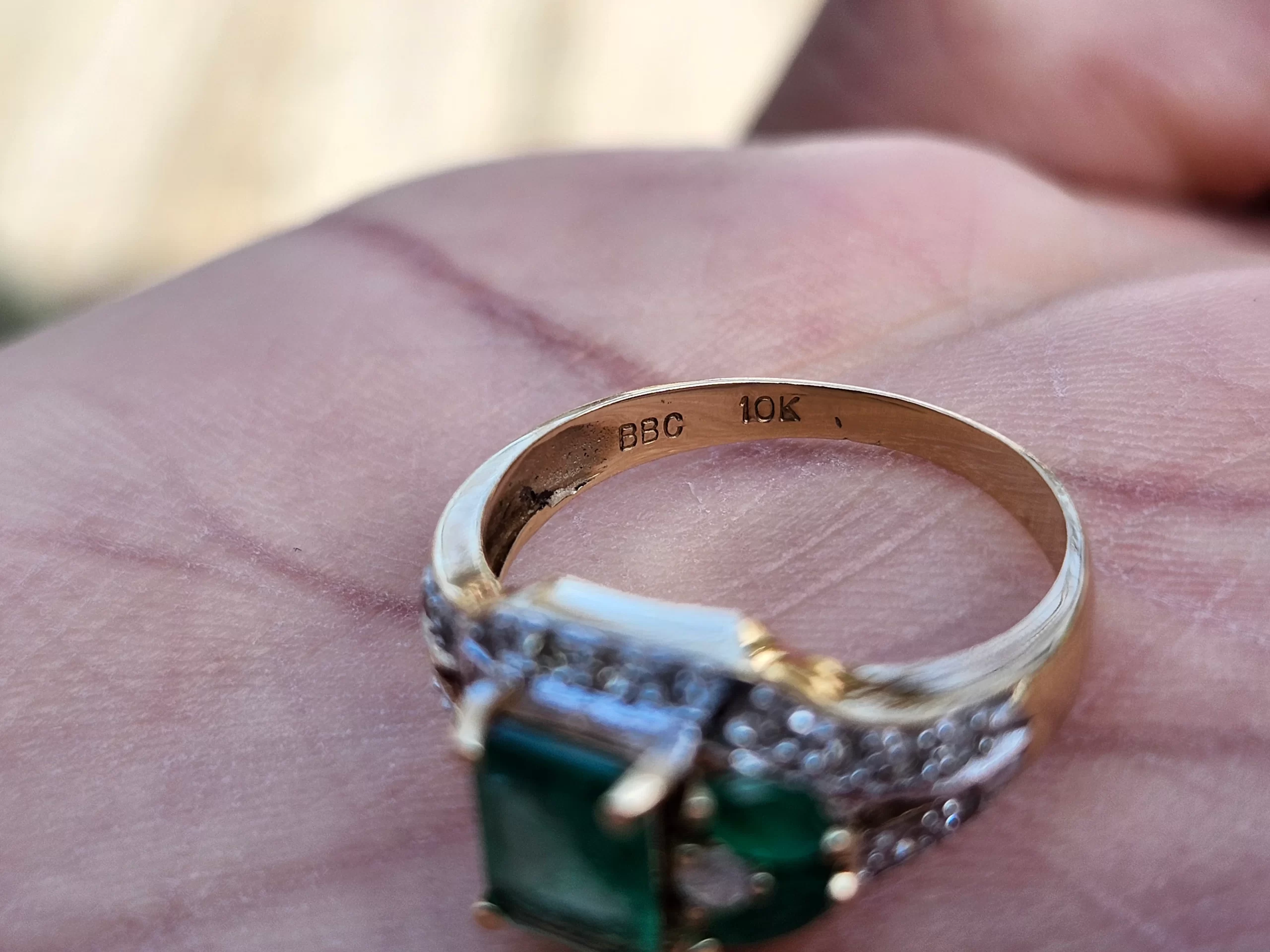 10K Emerald and Diamond Ring - Image 5