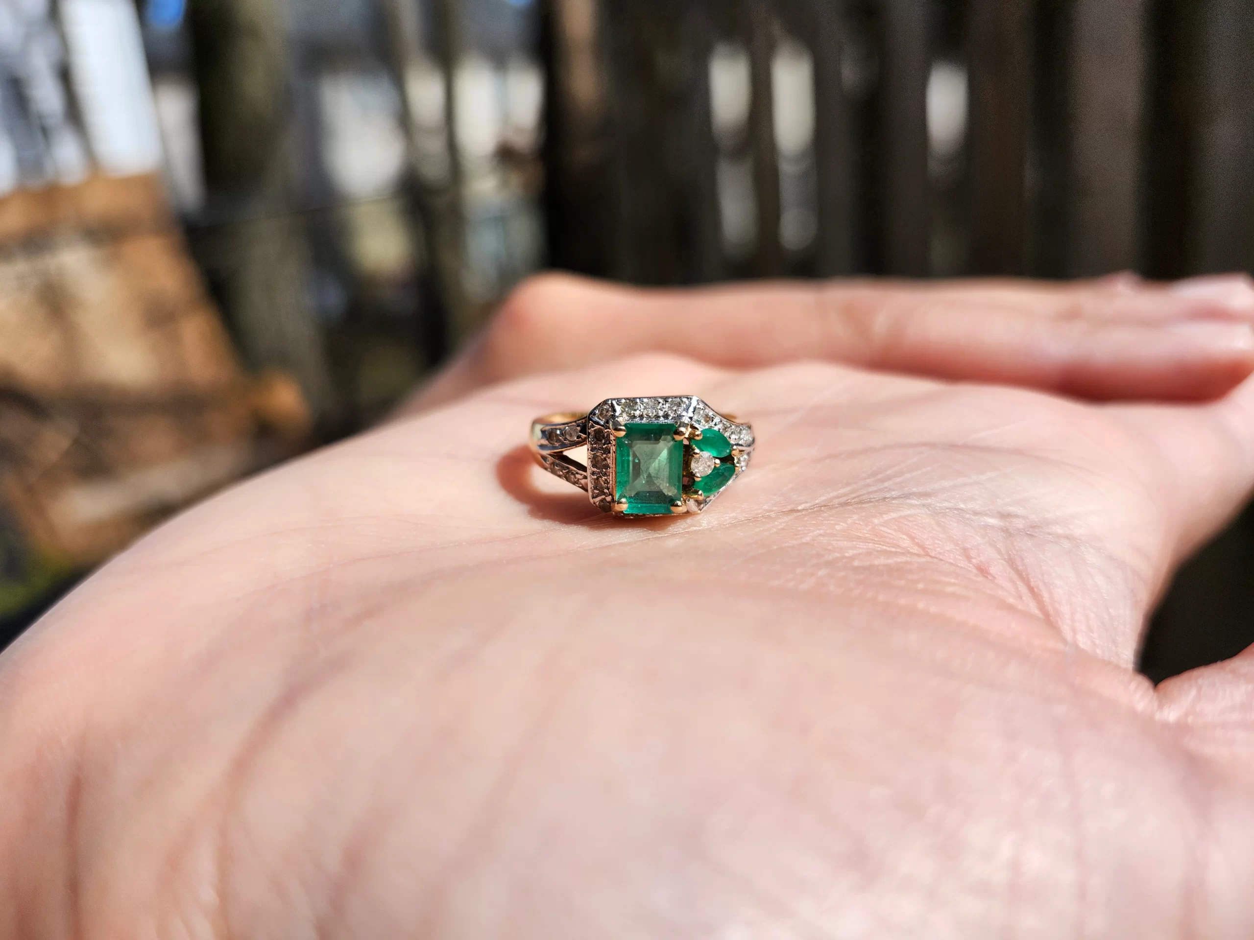 10K Emerald and Diamond Ring - Image 6