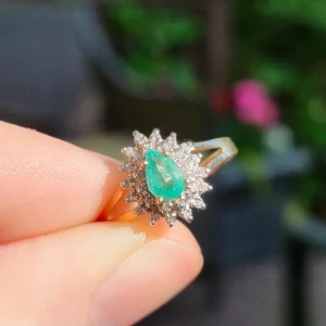 10K Pear Cut Emerald Ring with Diamonds