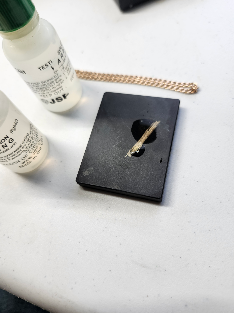 Scratch Testing a gold chain with nitric acids