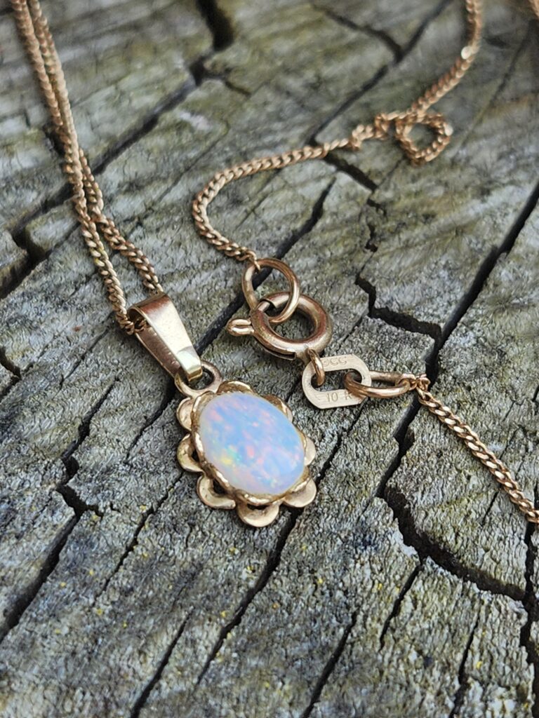 10K Opal Pendant with 10k Gold Box Chain