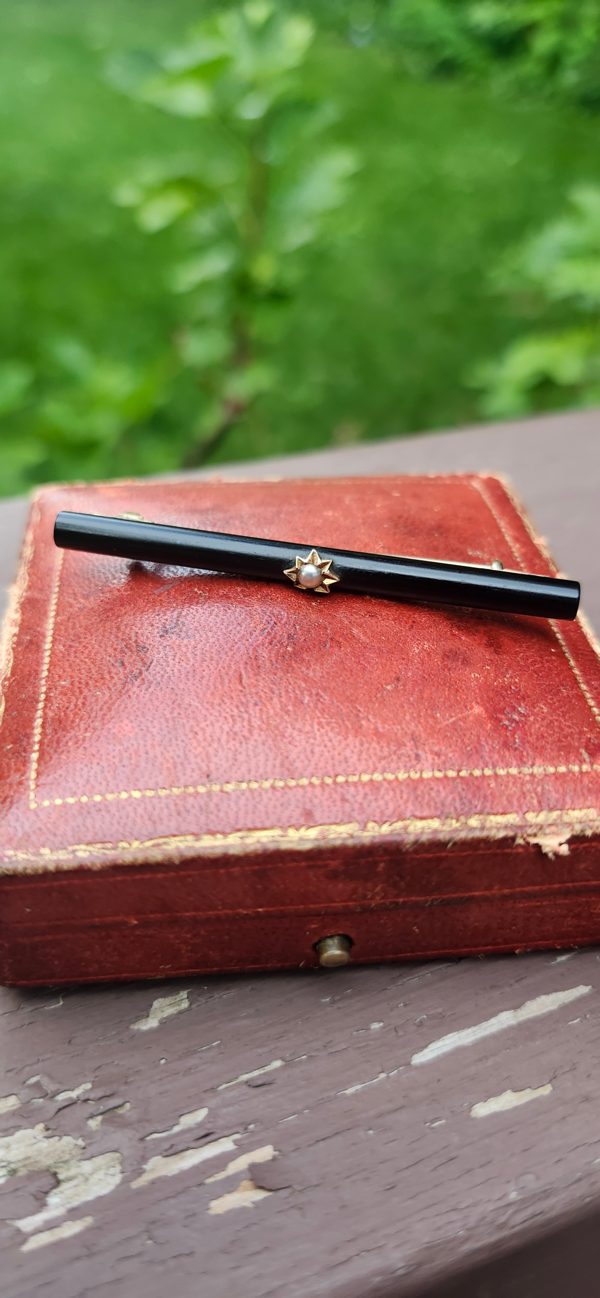 A victorian mourning brooch passed down